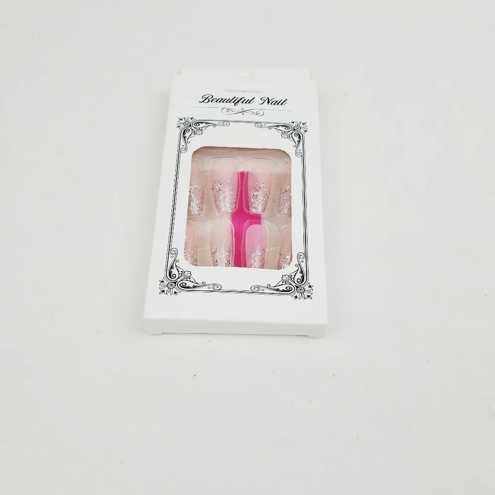24 Pieces Fake press on nails